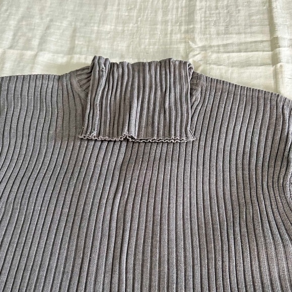 SWEATER, SILK 70%, SIZE XL, GRAY, ROUND NECK, LONG SLEEVES, TURTLENECK, HOLT REN - Picture 1 of 4